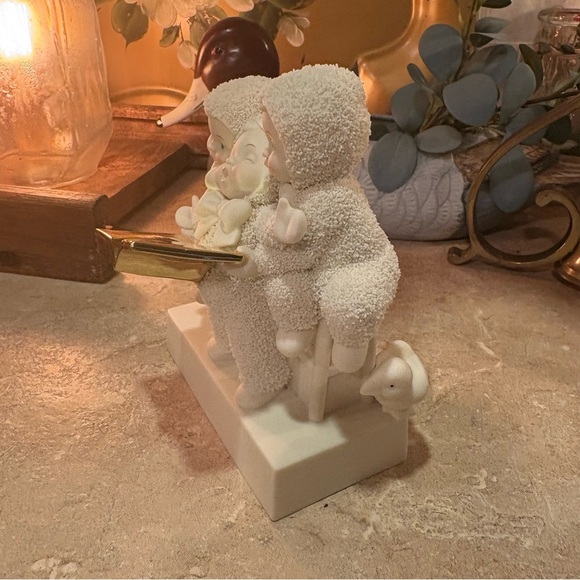 Department 56 Snowbabies 2001 “Sing A Song”. - Picture 3 of 10